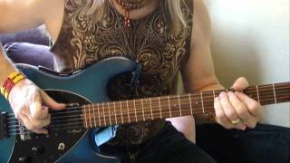 Steve Morse explains how to play Smoke On The Water properly [upl. by Atin139]