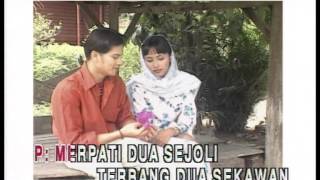 Uji Rashid  Merpati Dua Sejoli Official Music Video [upl. by Rich]