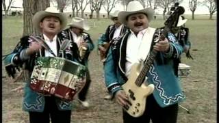 Los Huracanes Del Norte  El Dormilon Video Oficial [upl. by Hnah135]