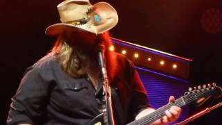 Chris Stapleton  Outlaw State of Mind  Cuyahoga Falls OH  81916 [upl. by Salazar]