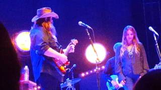 Morgane Stapleton along side Chris Stapleton cries overwhelmed by crowd singing along to Traveller [upl. by Rramal]