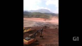 Vídeo mostra momento do rompimento de barragem em Mariana [upl. by Lleoj211]