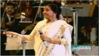 Chura Liya Hai Tumne Live by Asha Bhosle [upl. by Martynne]