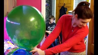 POP SMELLY BALLOON DaisyMae Balloon Challenge TANGOBALDY [upl. by Merritt306]