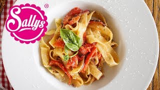 Pasta Peperonata – Fettucine mit cremigem Paprikagemüse  Sallys Welt [upl. by Harriman737]