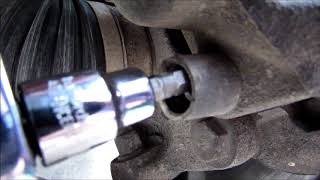 Mervs Dacia Duster Tips  Replacing Front Discs amp Pads on a Duster [upl. by Eniamart541]